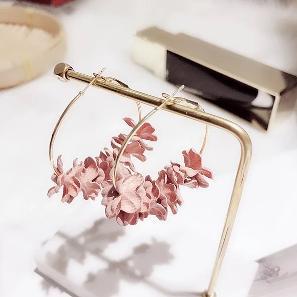 🔴𝟱/$𝟮𝟬🔴𝗖𝗟𝗘𝗔𝗥𝗔𝗡𝗖𝗘 Pink Earrings NEW - Picture 5 of 10